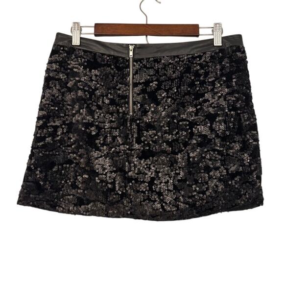 ASTR The Label Sequined Mini Skirt Size Large Black Party Sparkle Back Zip Lined - Picture 3 of 10